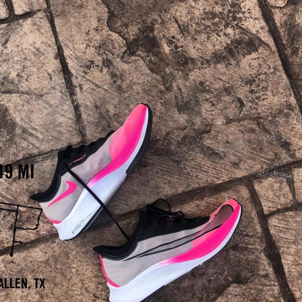 Nike zoom fly 3 worn but still in good shape